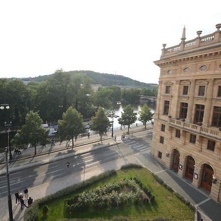 Fabulous River View Studio In The Heart Of Prag Exteriör bild